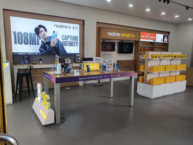 realme Official Store | Lombok (0) in Kota Mataram