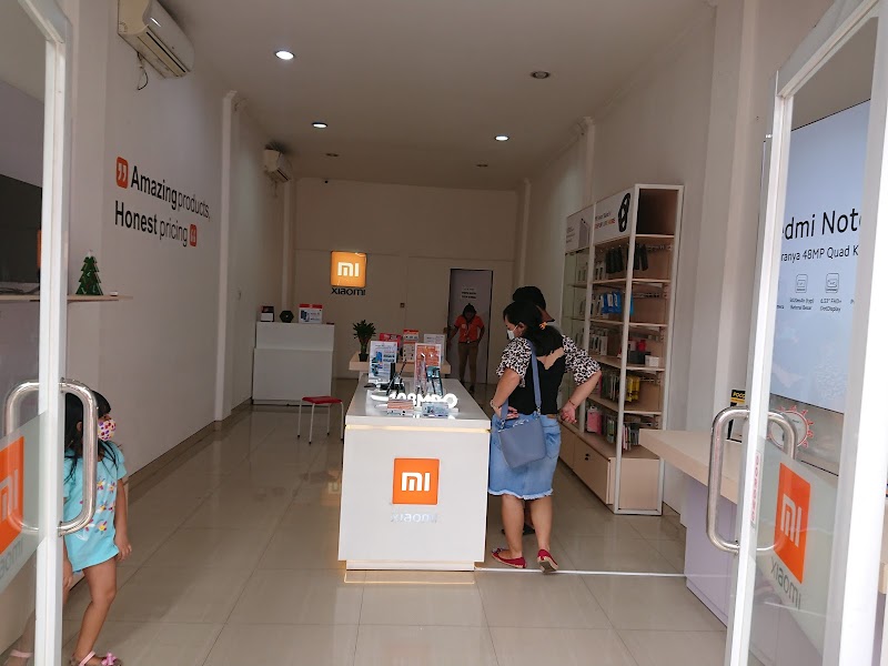 Xiaomi Shop Tunjung Cell Denpasar & Service Center (0) in Kota Denpasar