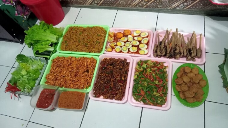 DIRA AYU KATERING Terima Pesanan Nasi Tumpeng Kuning / Putih Enak Murah Halal Renon bali indonesia (0) in Kec. Denpasar Selatan, Kota Denpasar