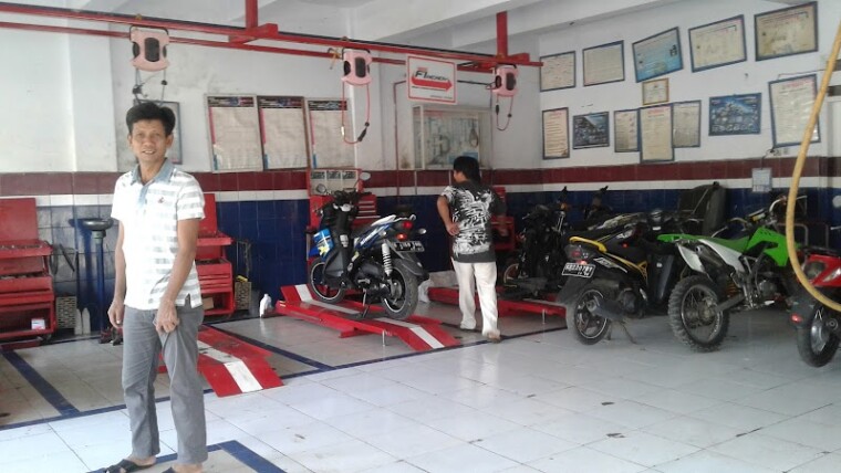 Yamaha Kembar Jaya Motor (0) in Kab. Bone