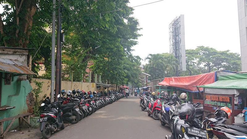 Parkir Umum karang taruna (0) in Tebet, Kota Jakarta Selatan